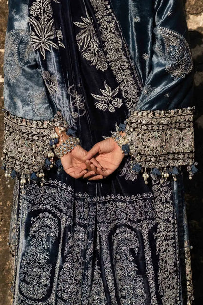 Sana Safinaz Unstitched 3 Piece Embroidered Velvet Suits SS23WL D-05 - Luxury Winter Collection Brand Mafia by Zonash
