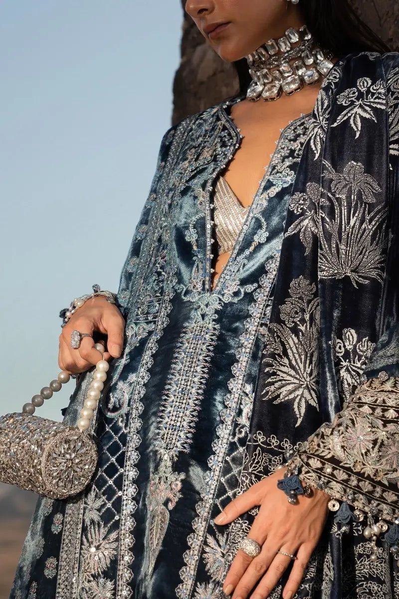 Sana Safinaz Unstitched 3 Piece Embroidered Velvet Suits SS23WL D-05 - Luxury Winter Collection Brand Mafia by Zonash